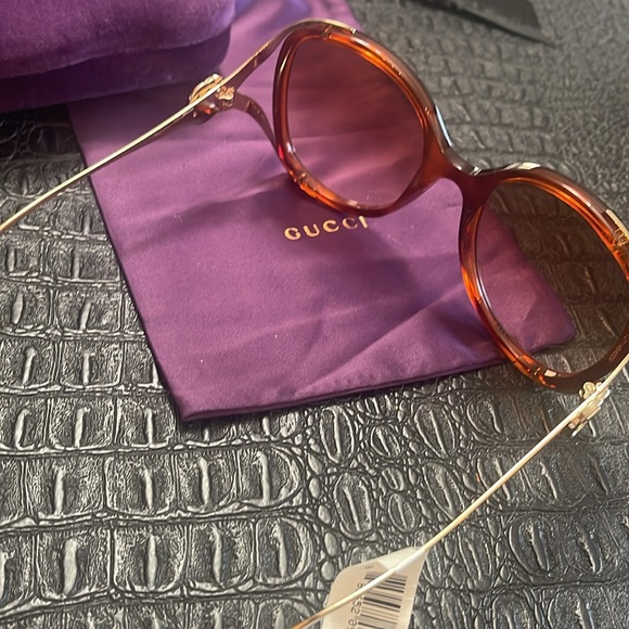 Gucci Havana #GG0226S Sunglasses with Gold Logo GG on side with Gold Frame - Picture 7 of 12